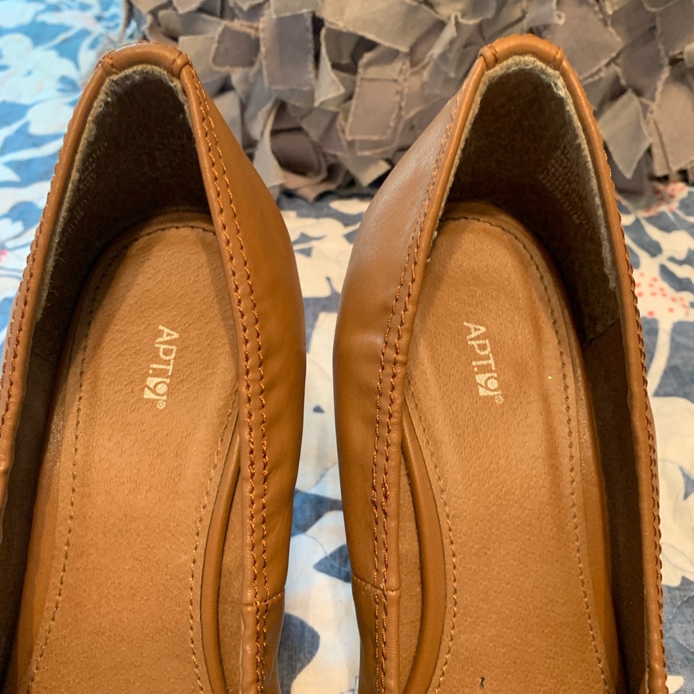 APT 9 closed-toe wedges - camel color